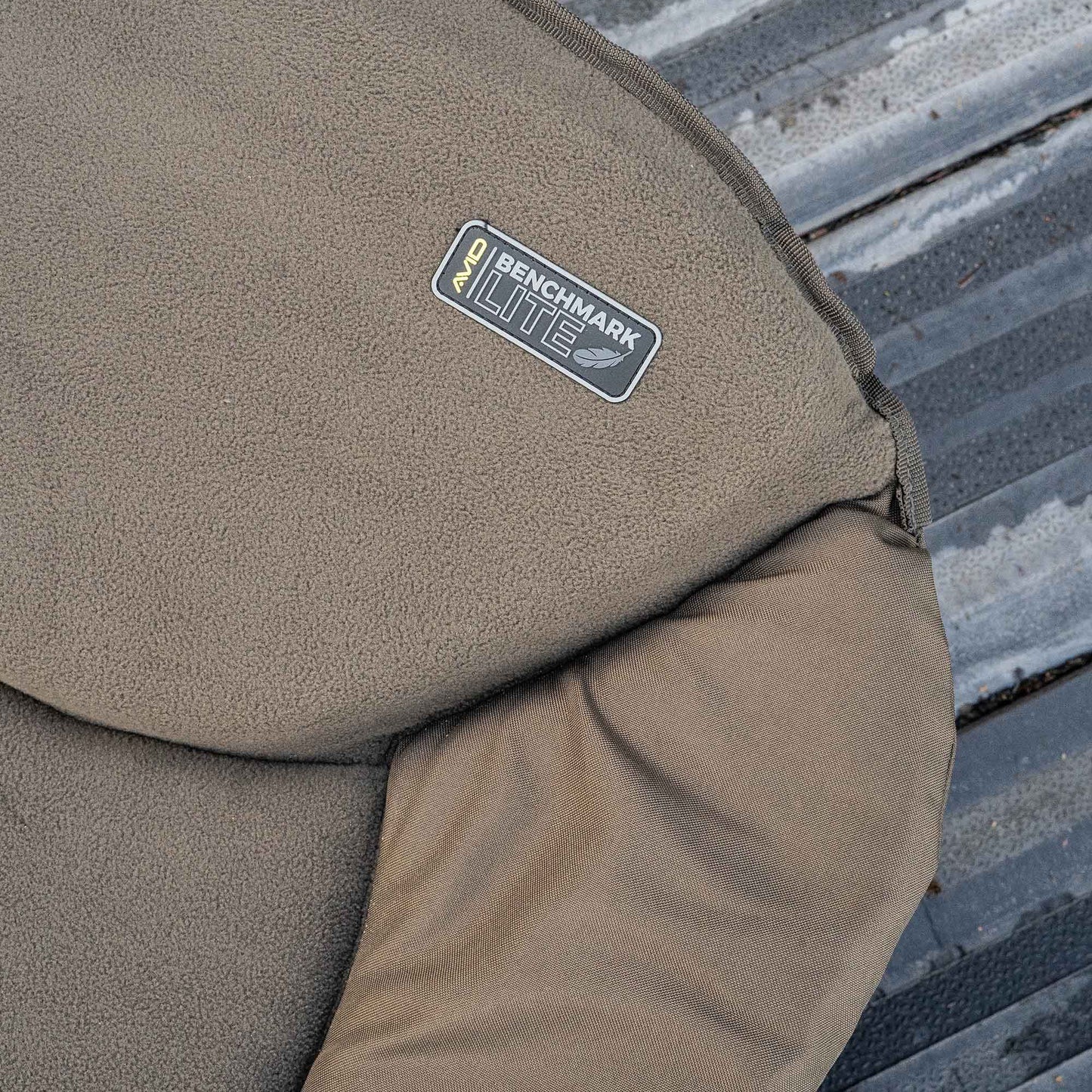 Avid benchmark lite memory foam bed