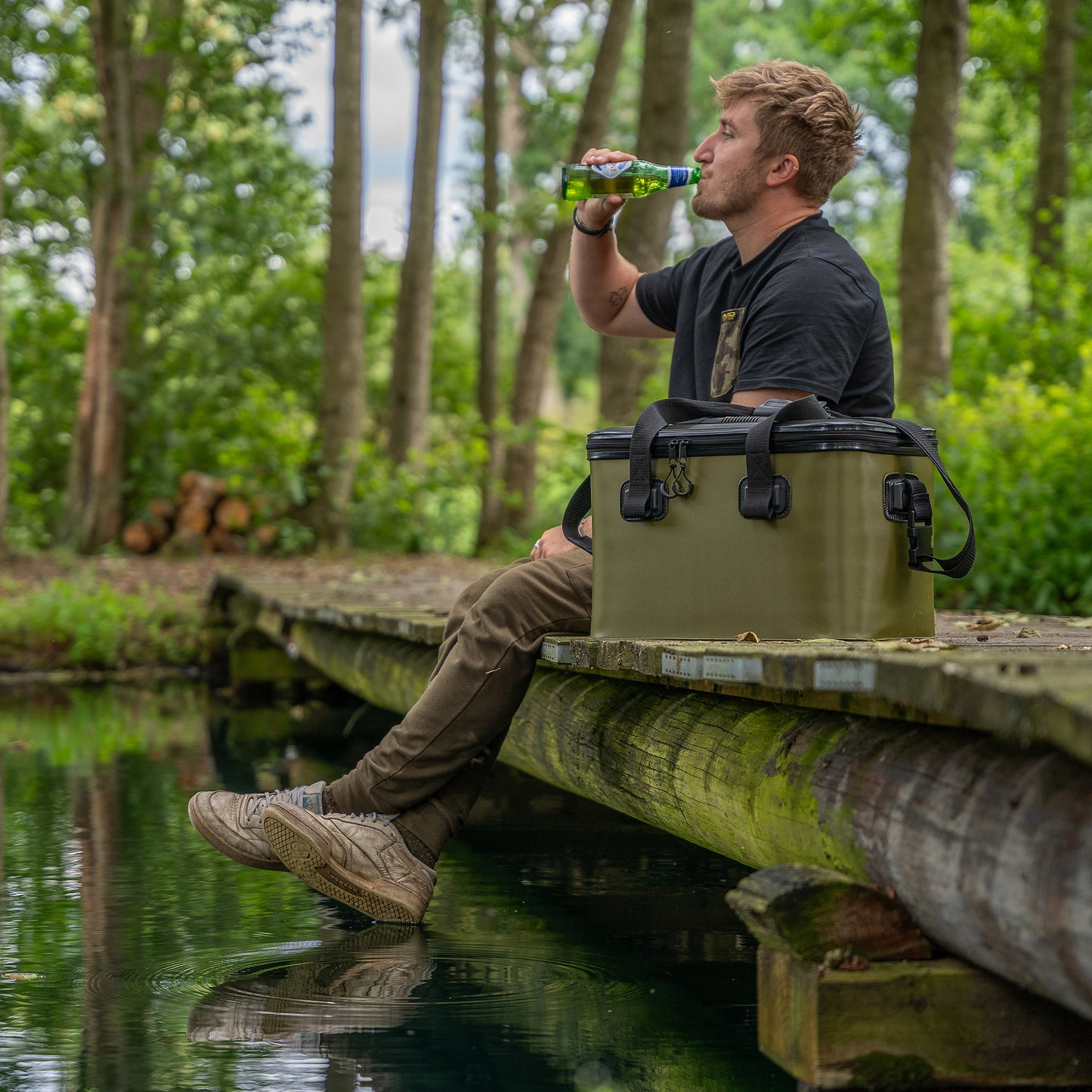 Avid stormshield deluxe cooler