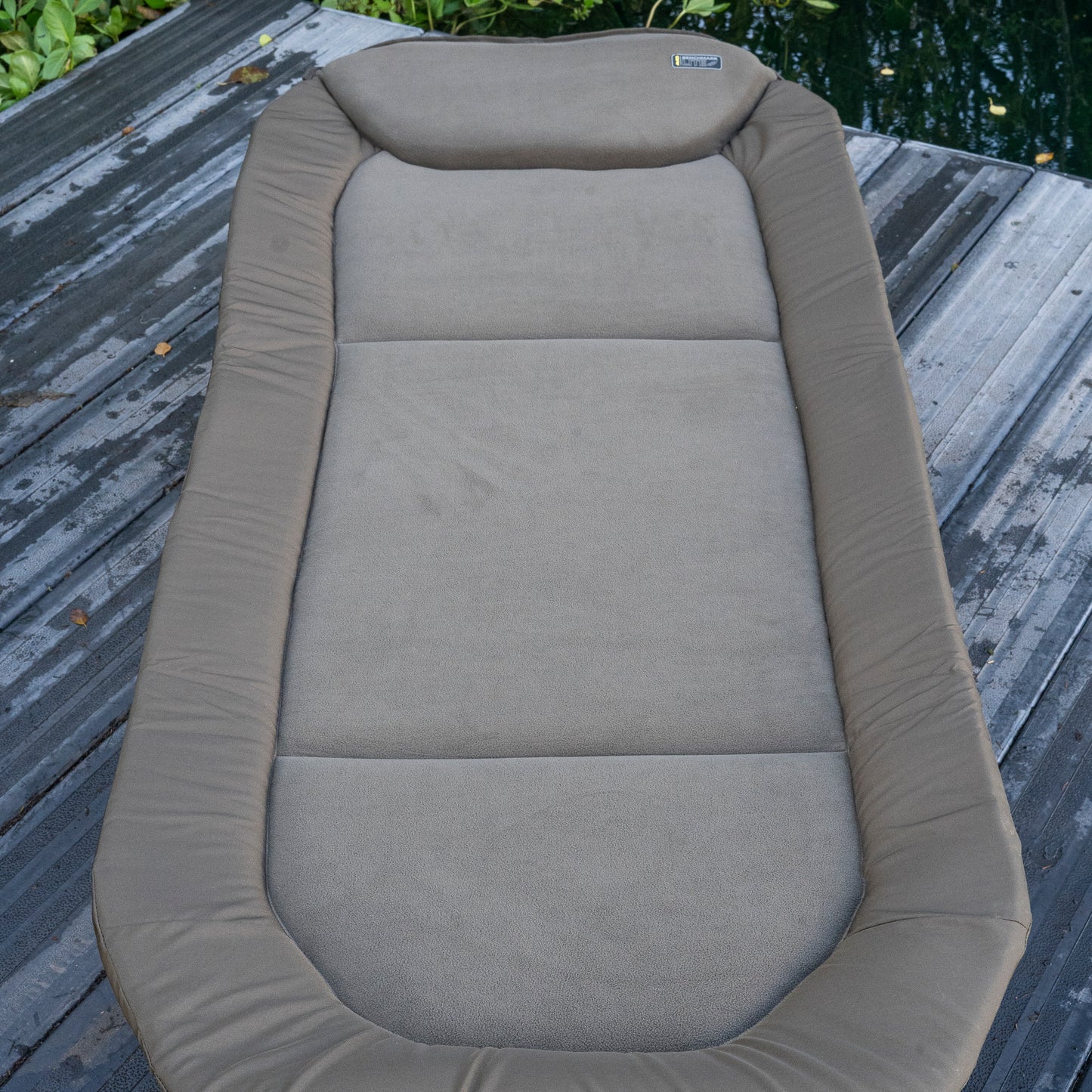 Avid benchmark lite memory foam bed