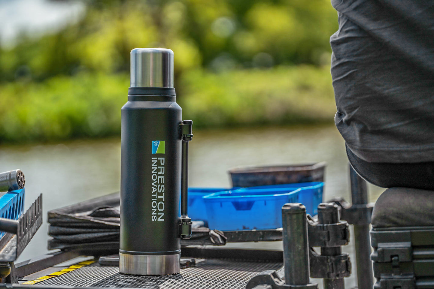 Preston 1.4l stainless steel flask