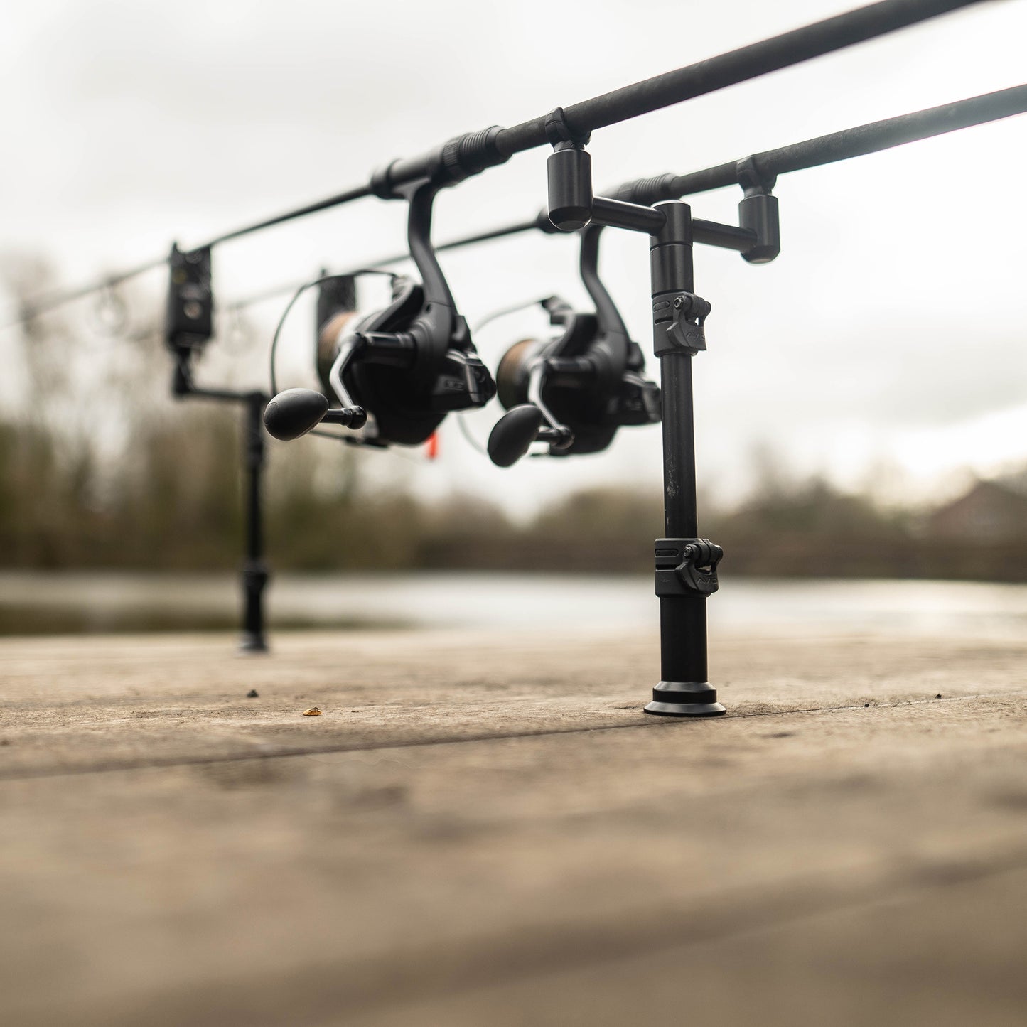 Avid lok down stage stand