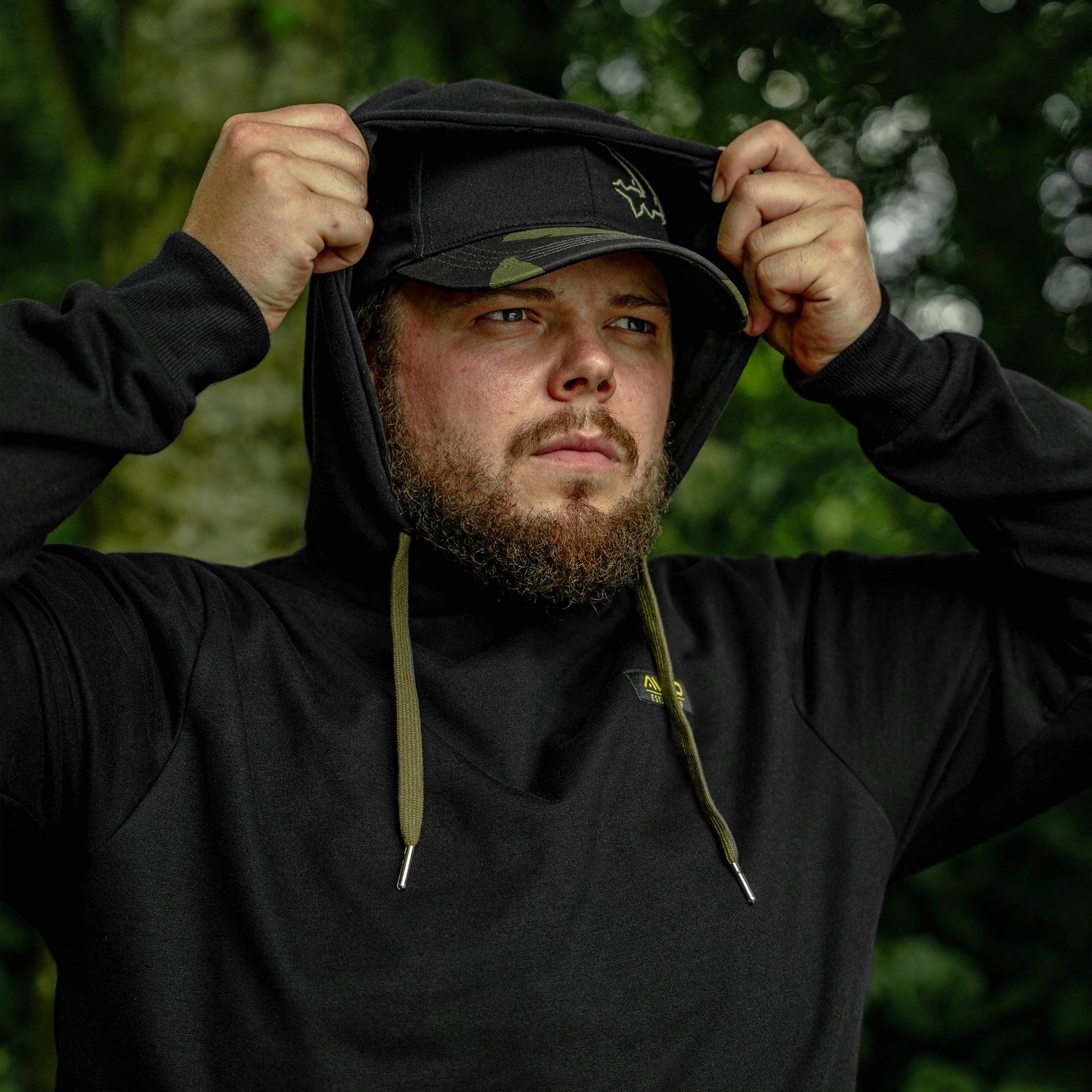 Avid minimal hoodie black
