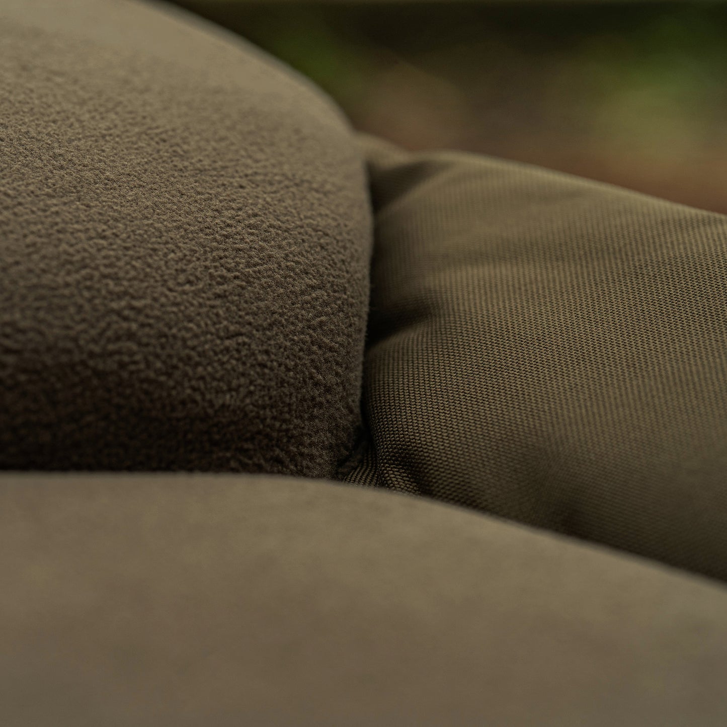 Avid revolve bed