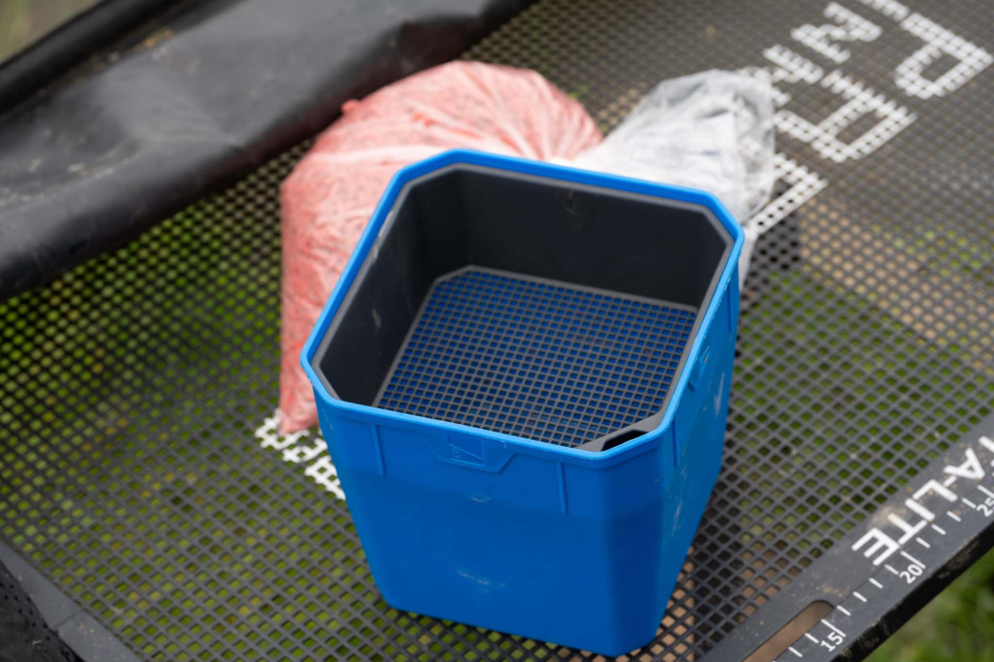 Preston bait tub