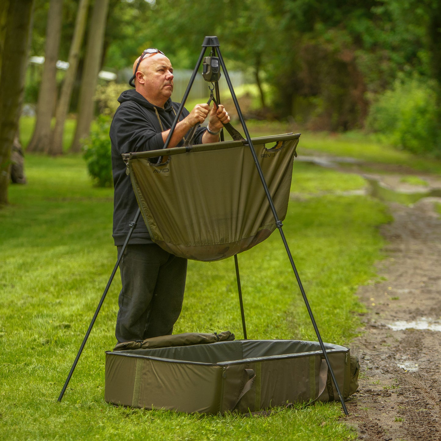 Revolve Weigh Tripod