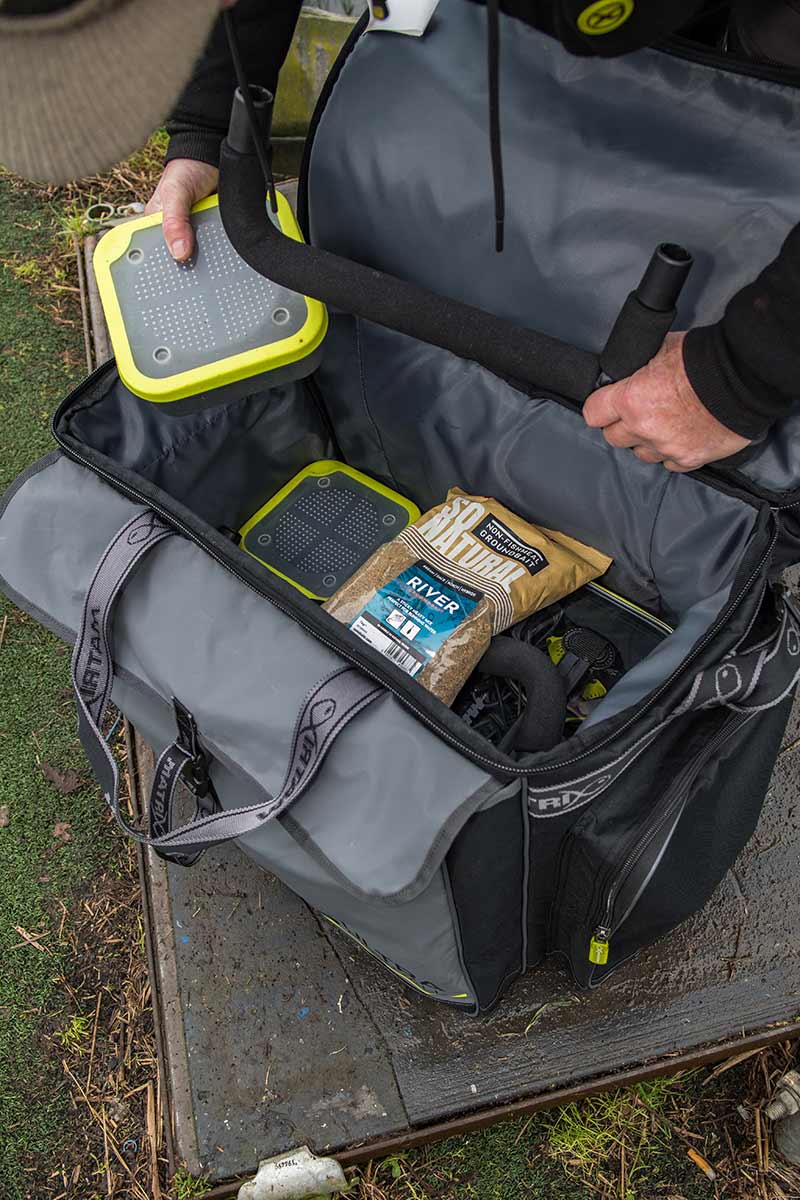 Aquos Ultra Carryall