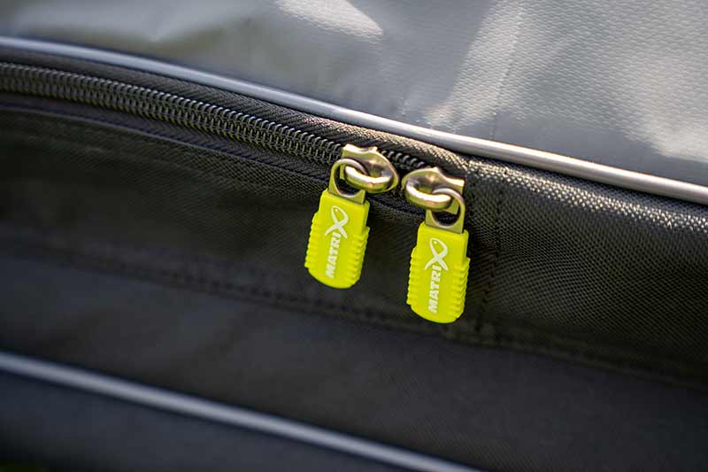 Aquos Ultra Rod Holdall