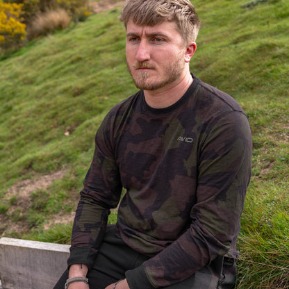 Avid distortion camo lite long sleeve
