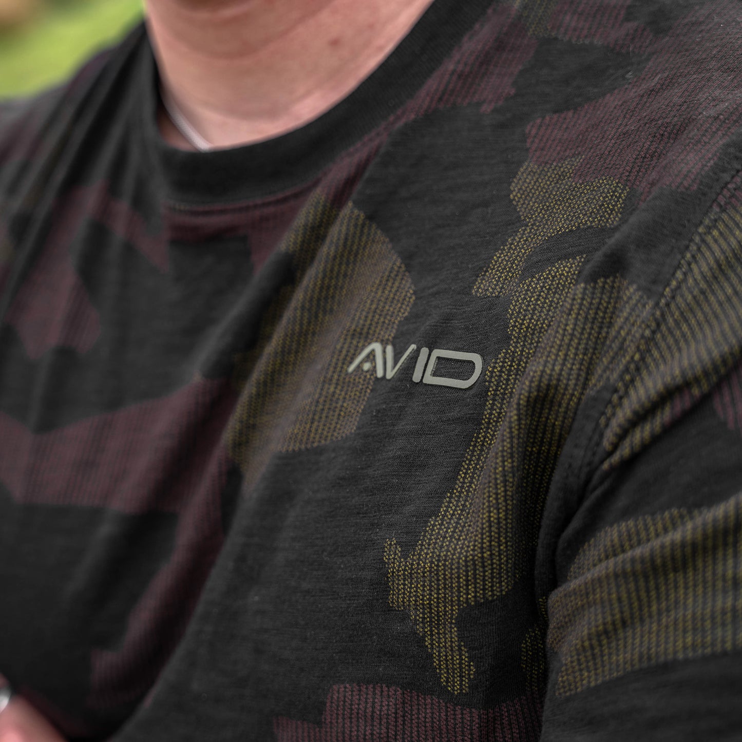 Avid distortion camo lite long sleeve