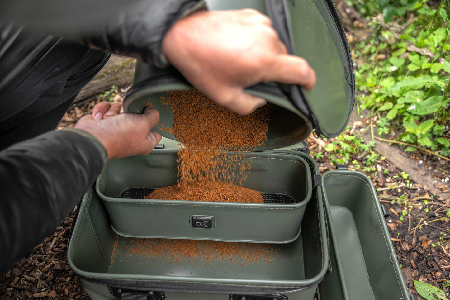 Eva tackle & bait station