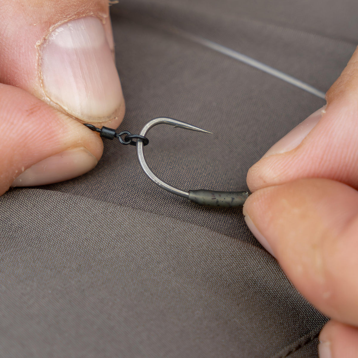 Outline Micro Ringed Hookbait Swivel