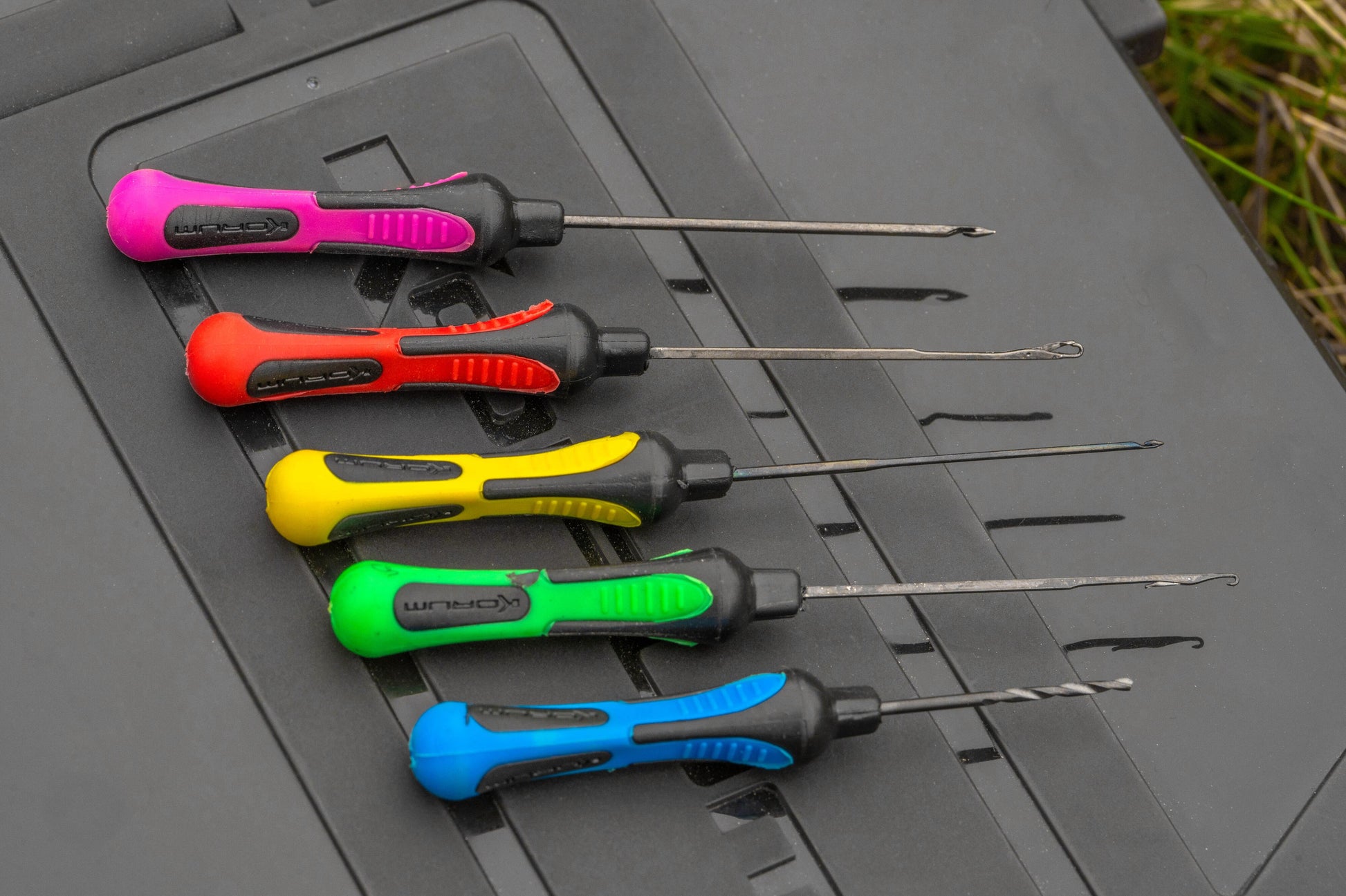 Baiting Tool & Scissor Set