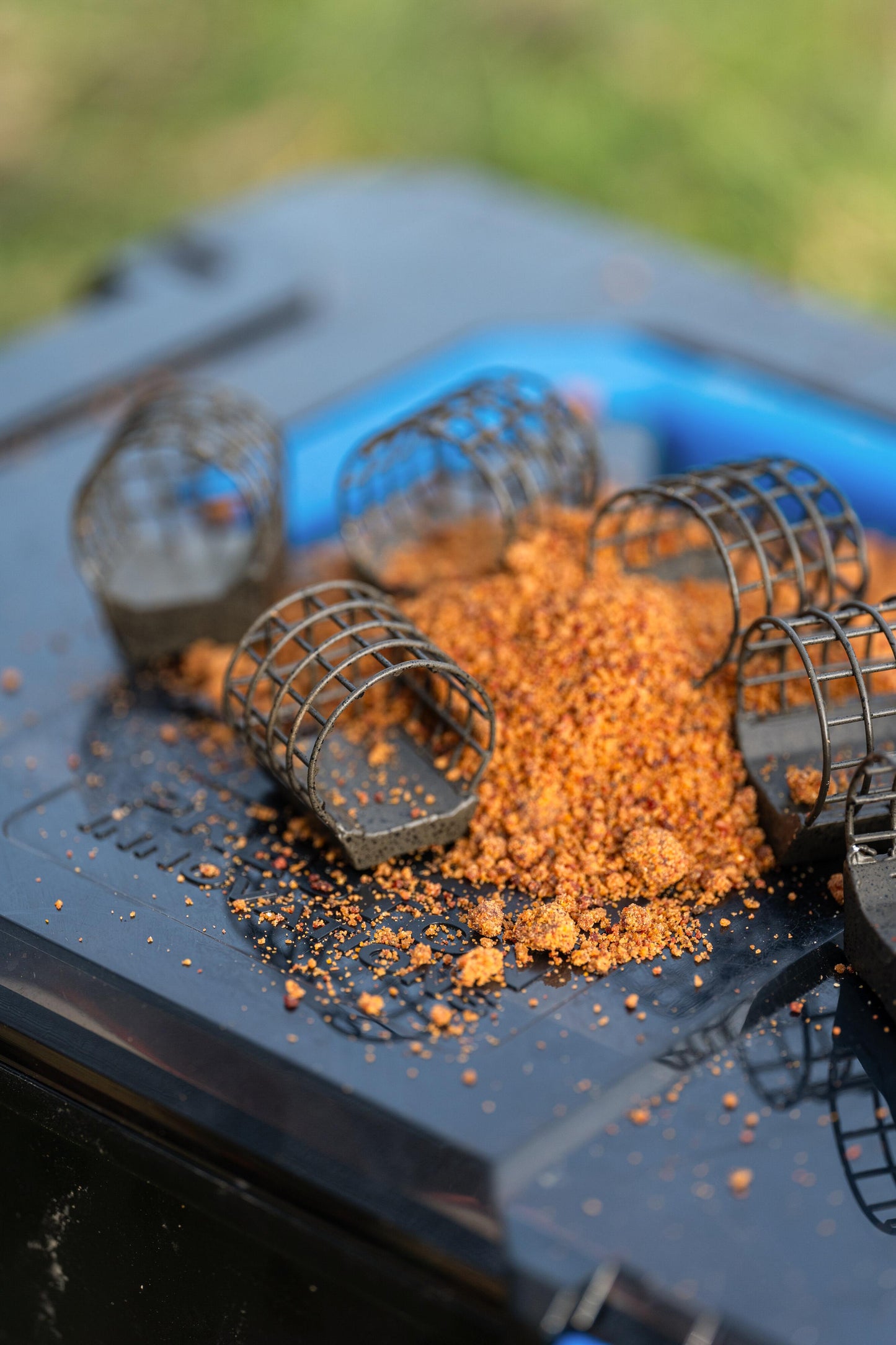 Flow Mesh Feeder