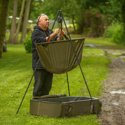 Revolve Weigh Tripod