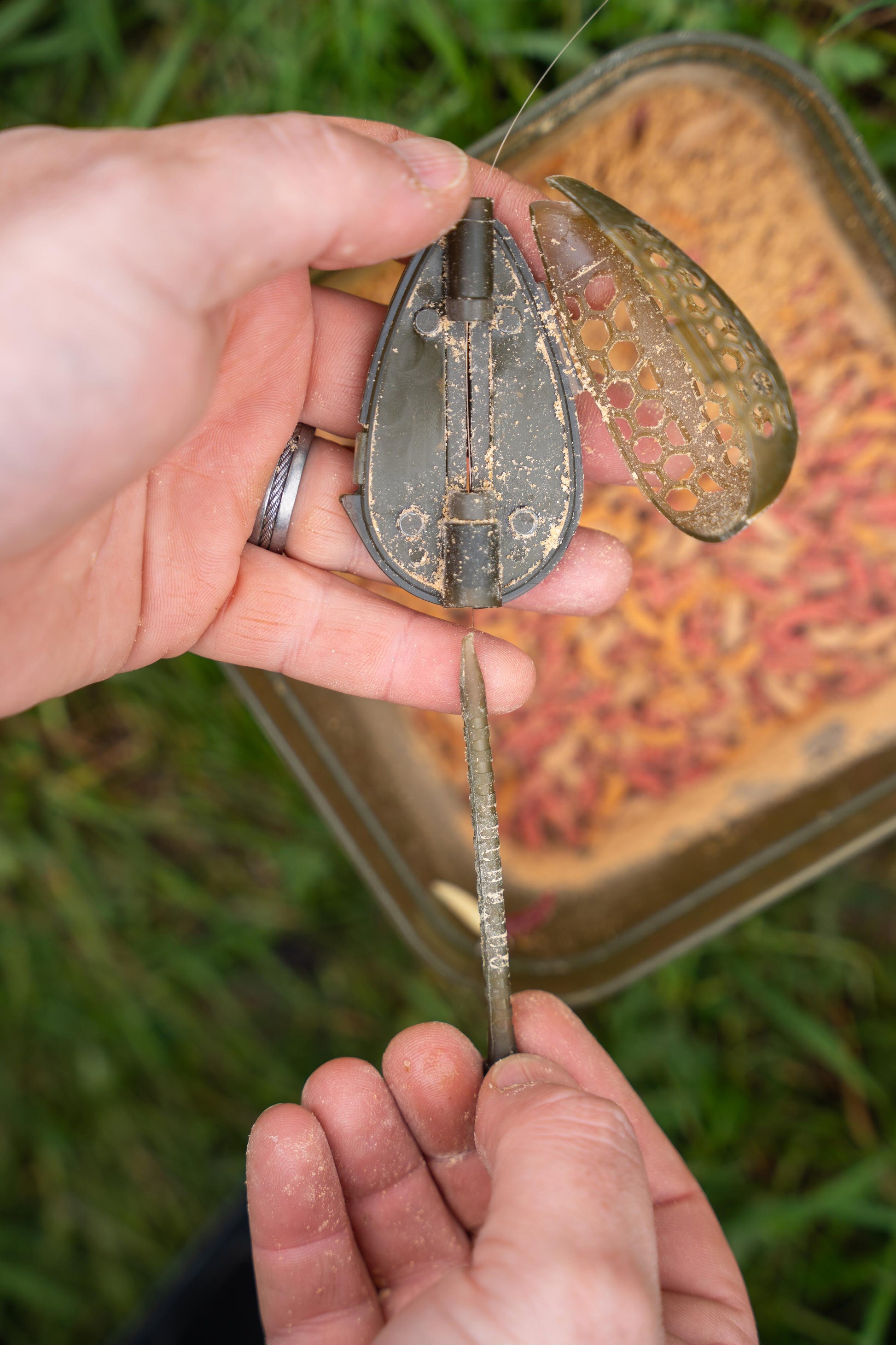 Camo Grub Feeder