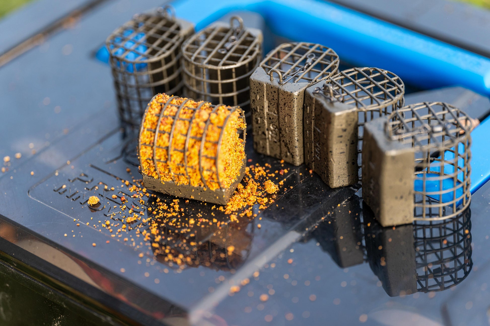 Flow Mesh Feeder