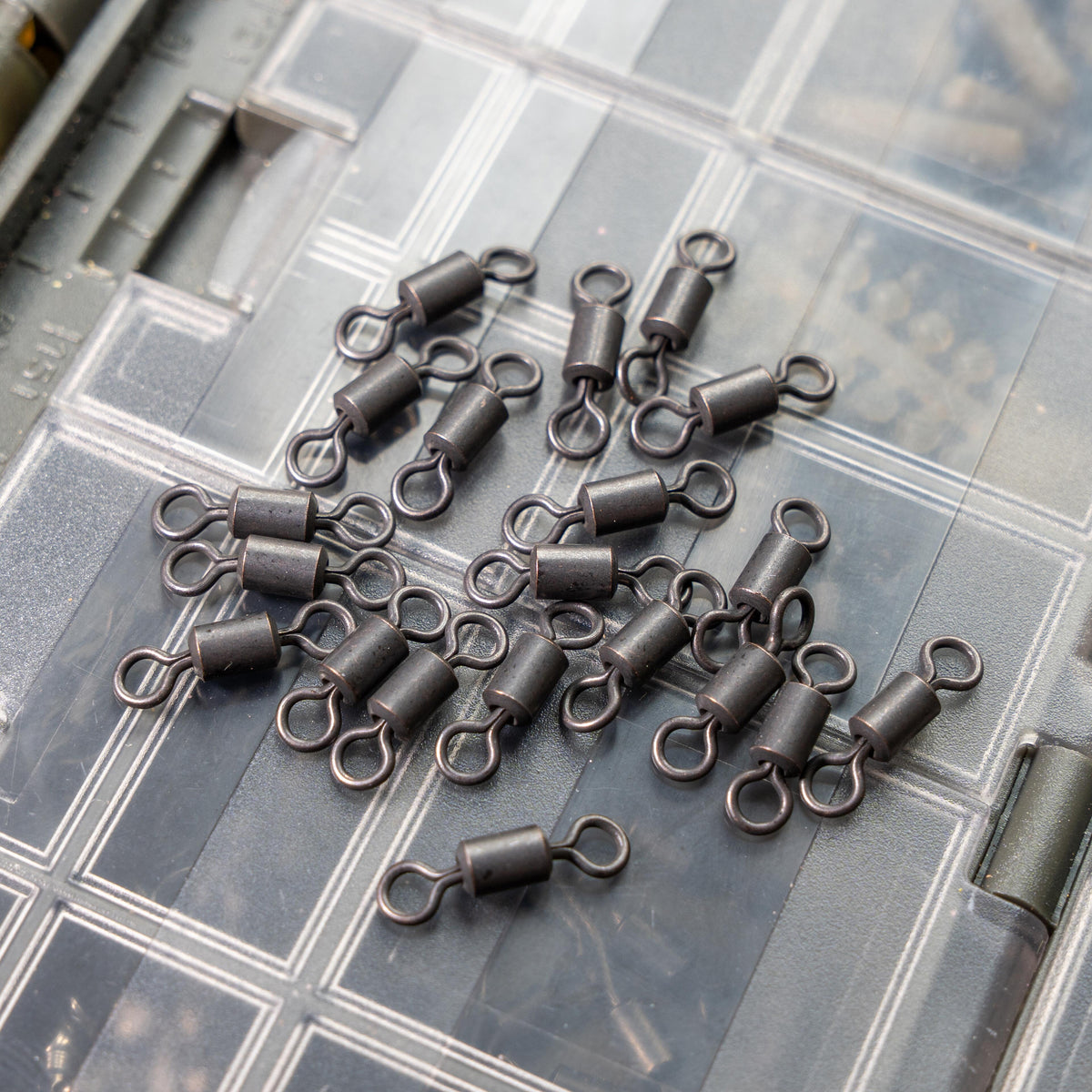 Outline Swivel - Size 7