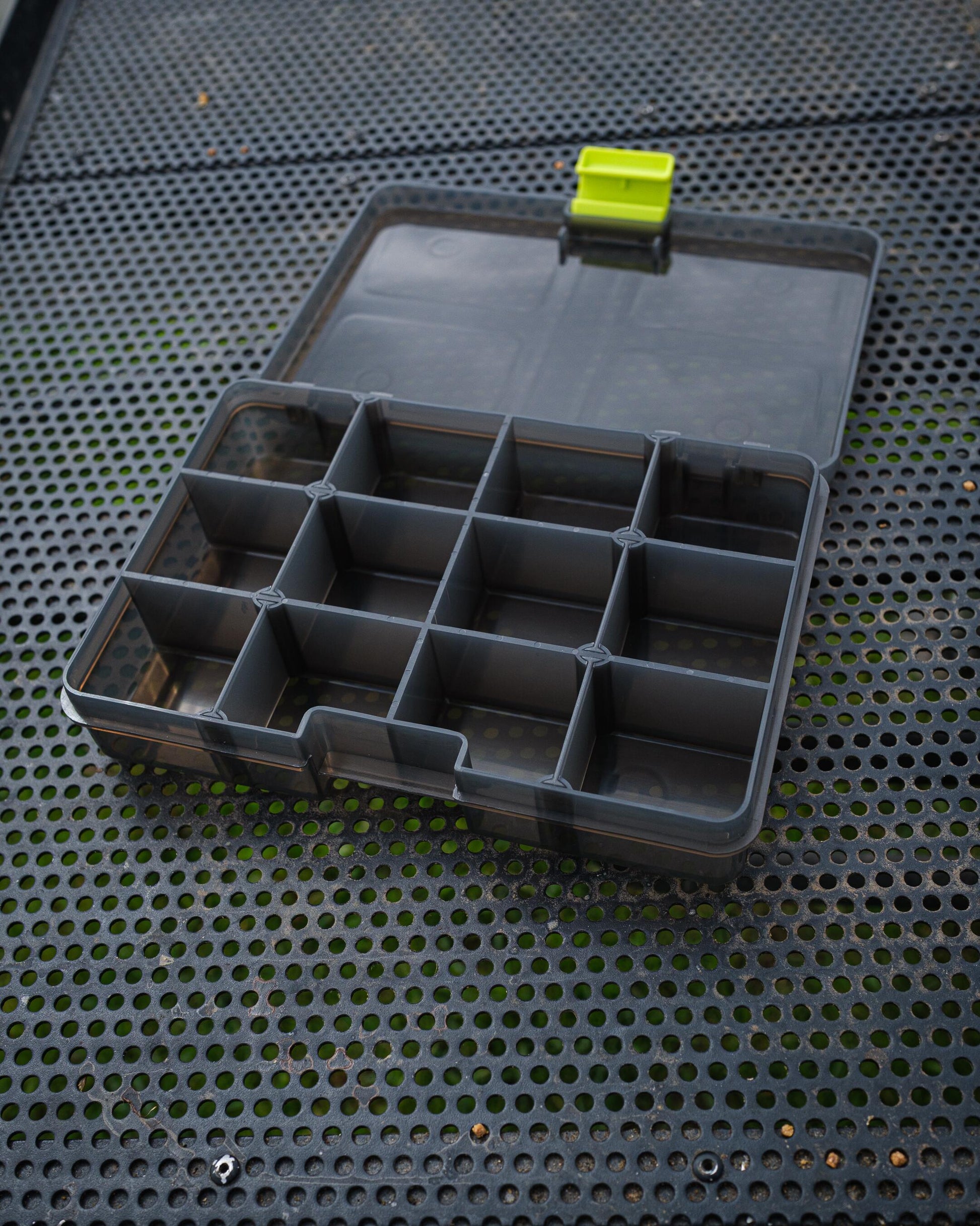 Medium 20 Compartment Deep