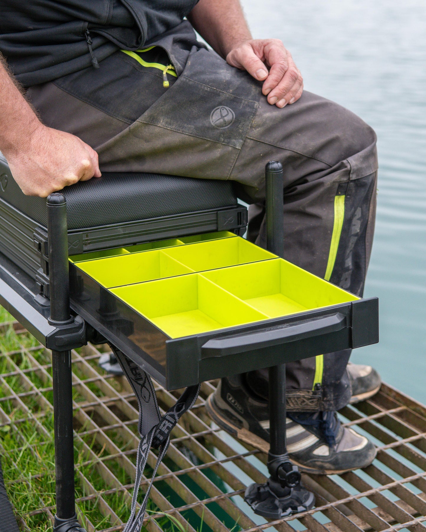 F25 Pro Super Lite Seatbox - Black