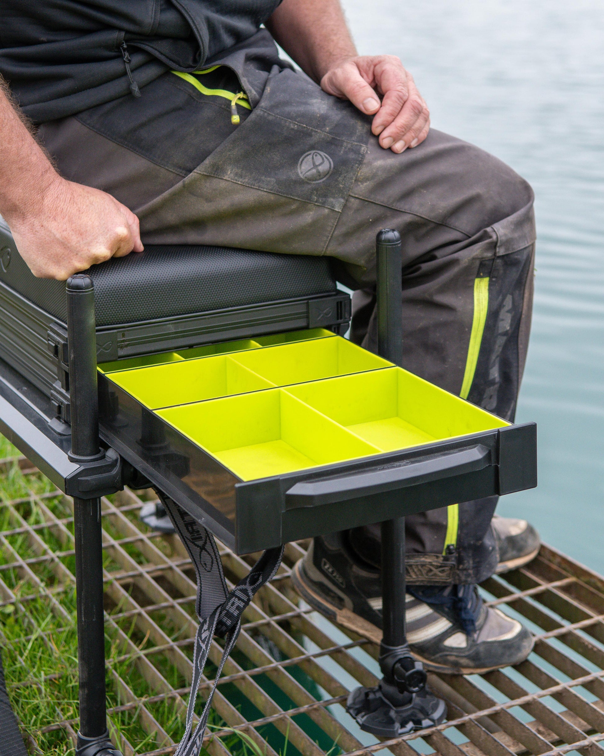 F25 Pro Super Lite Seatbox - Black