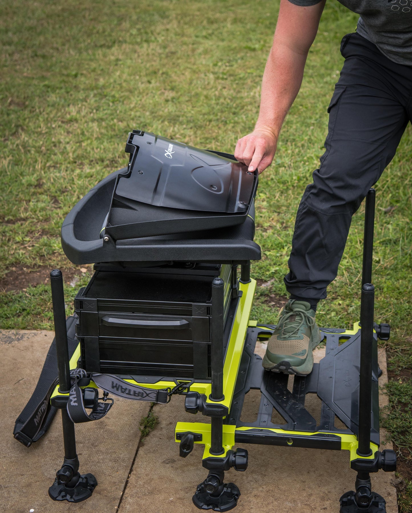 F25 Pro Swivel Seatbox 