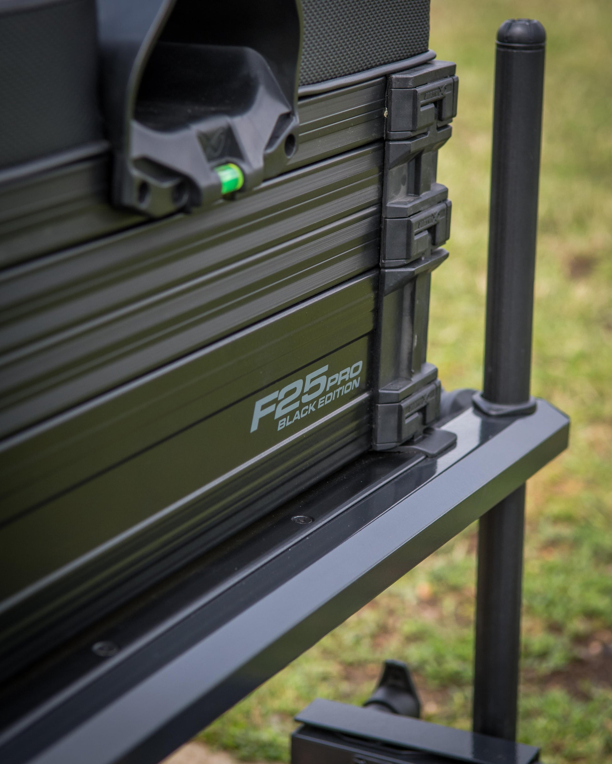 F25 Pro Seatbox