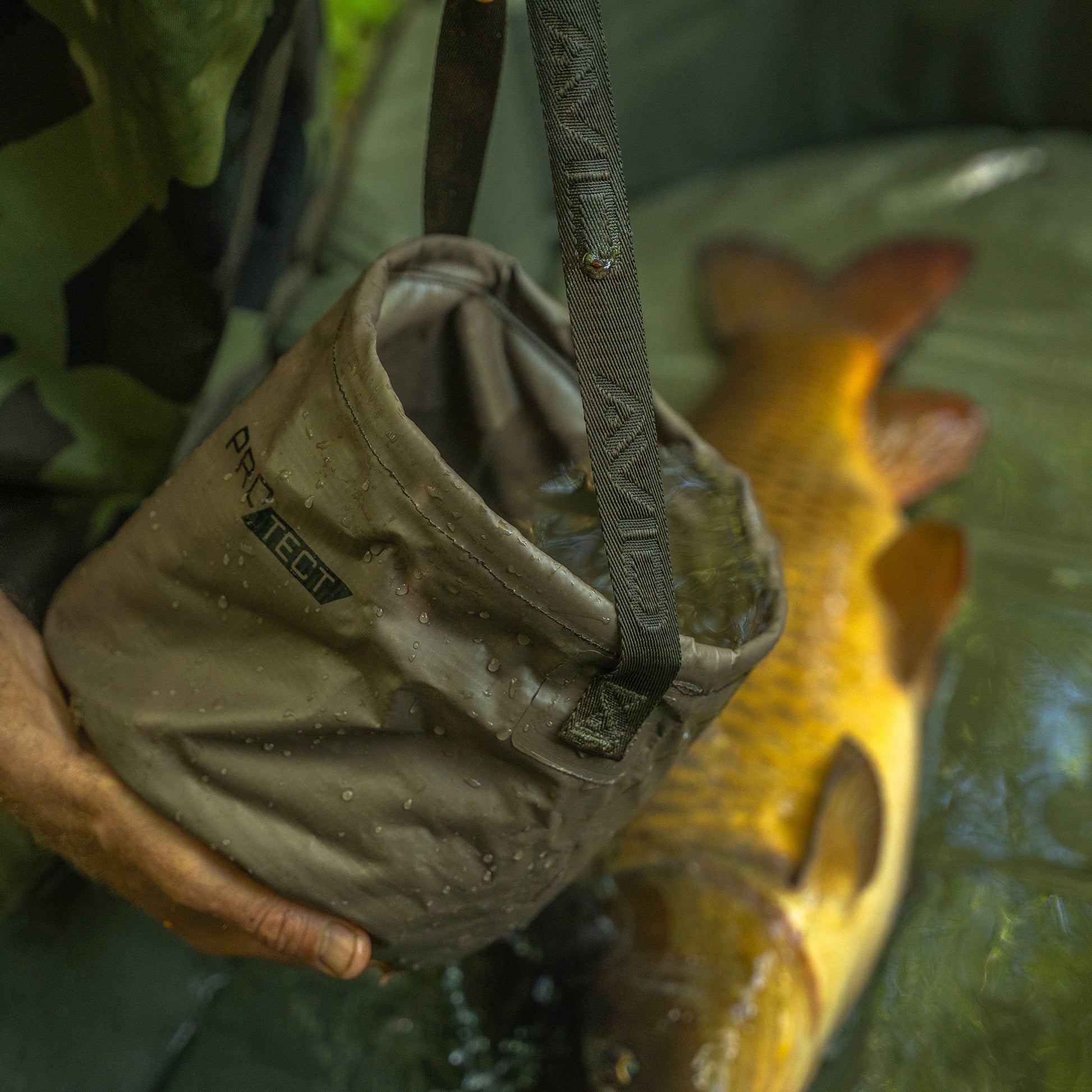 PRO-Tect Water Bucket