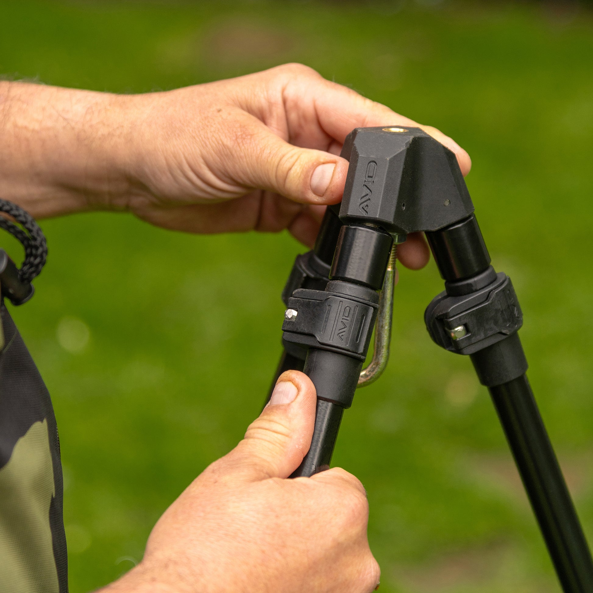 PRO-Tect Deluxe Tripod