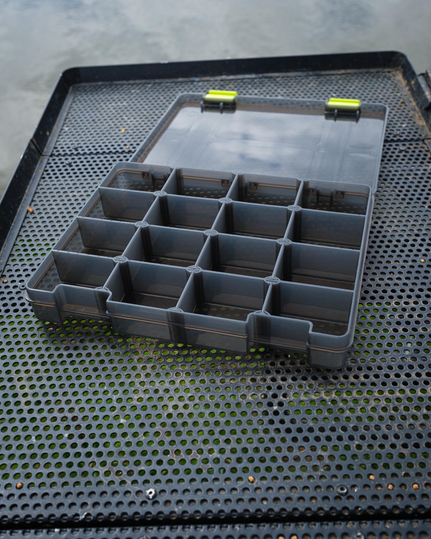Medium 20 Compartment Deep