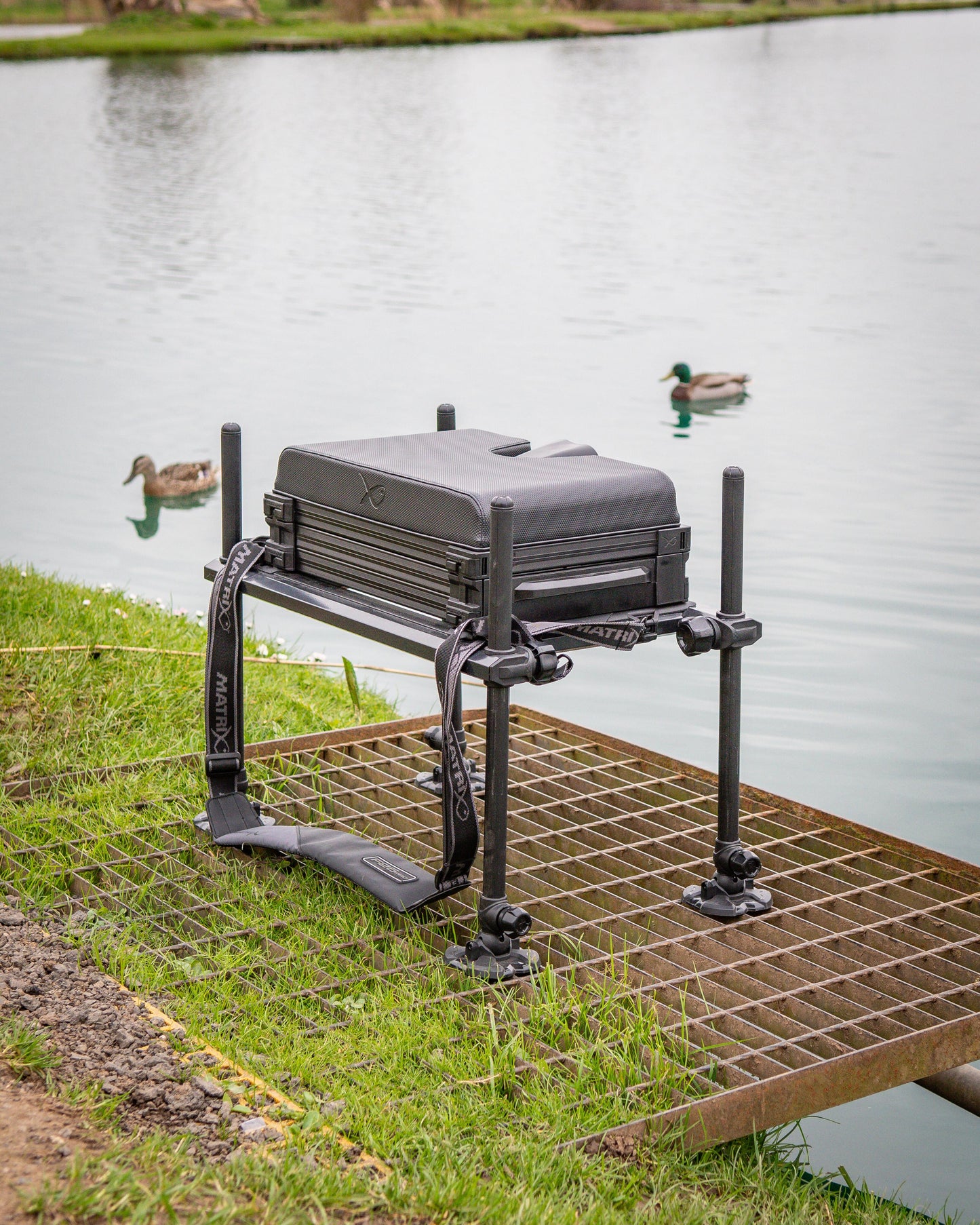 F25 Pro Super Lite Seatbox - Black