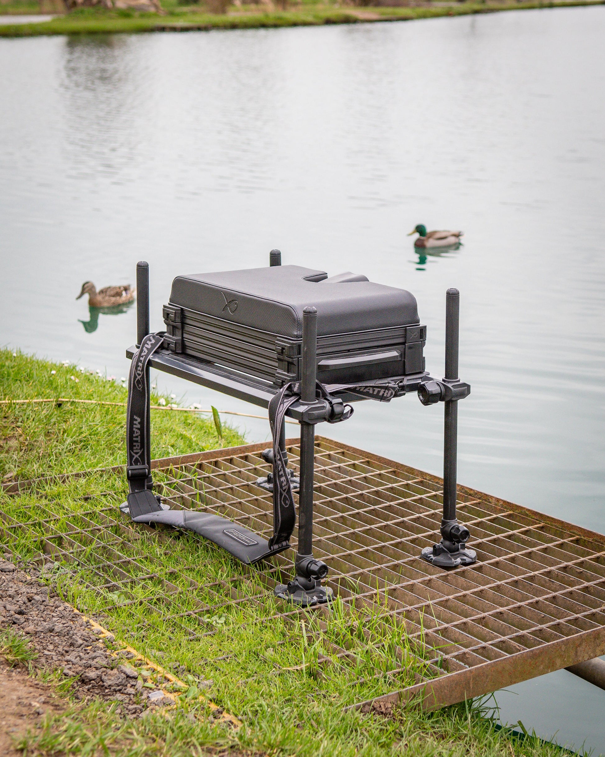 F25 Pro Super Lite Seatbox - Black