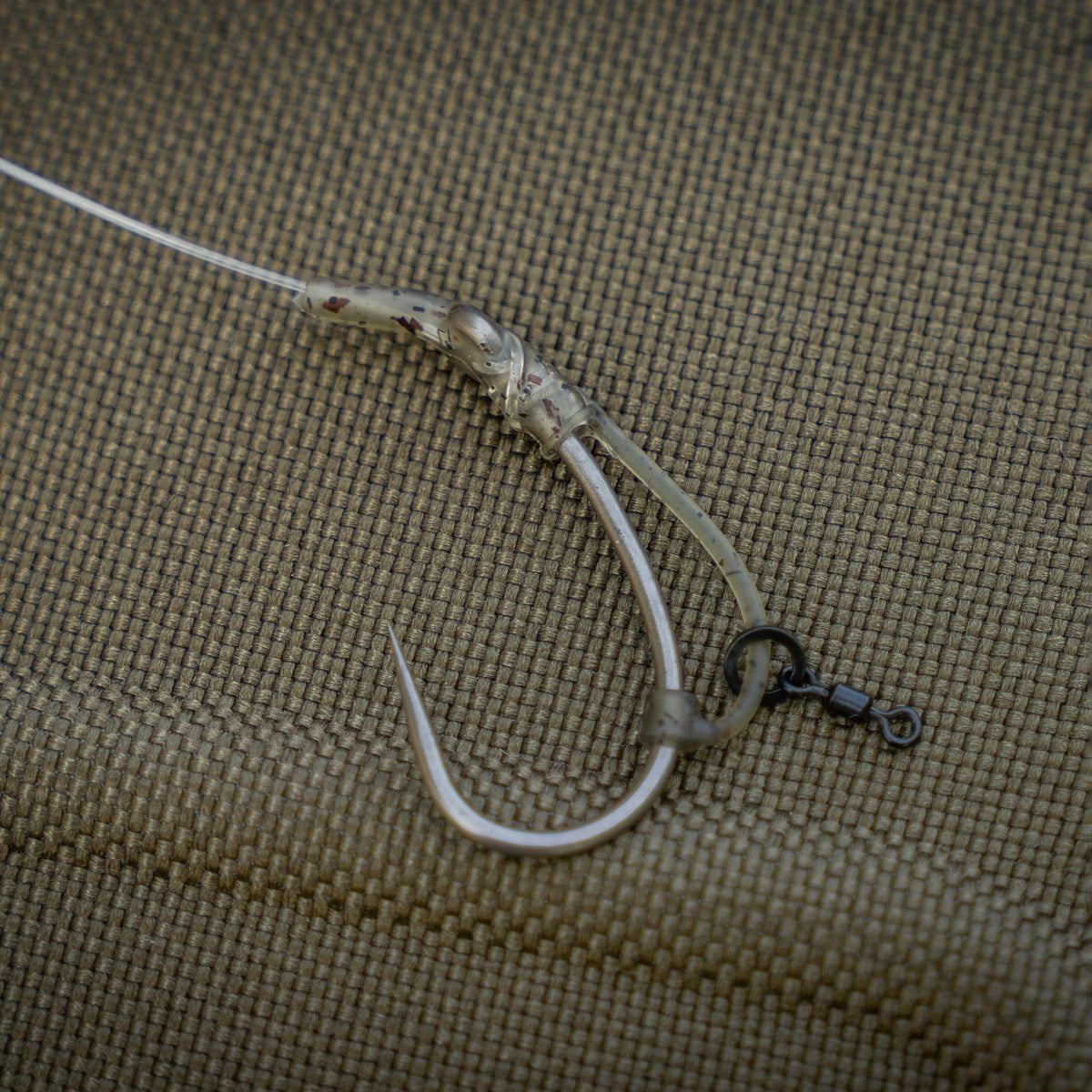 Outline Micro Ringed Hookbait Swivel
