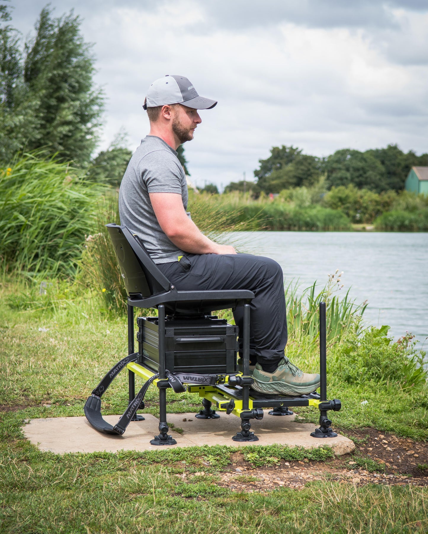 F25 Pro Swivel Seatbox 