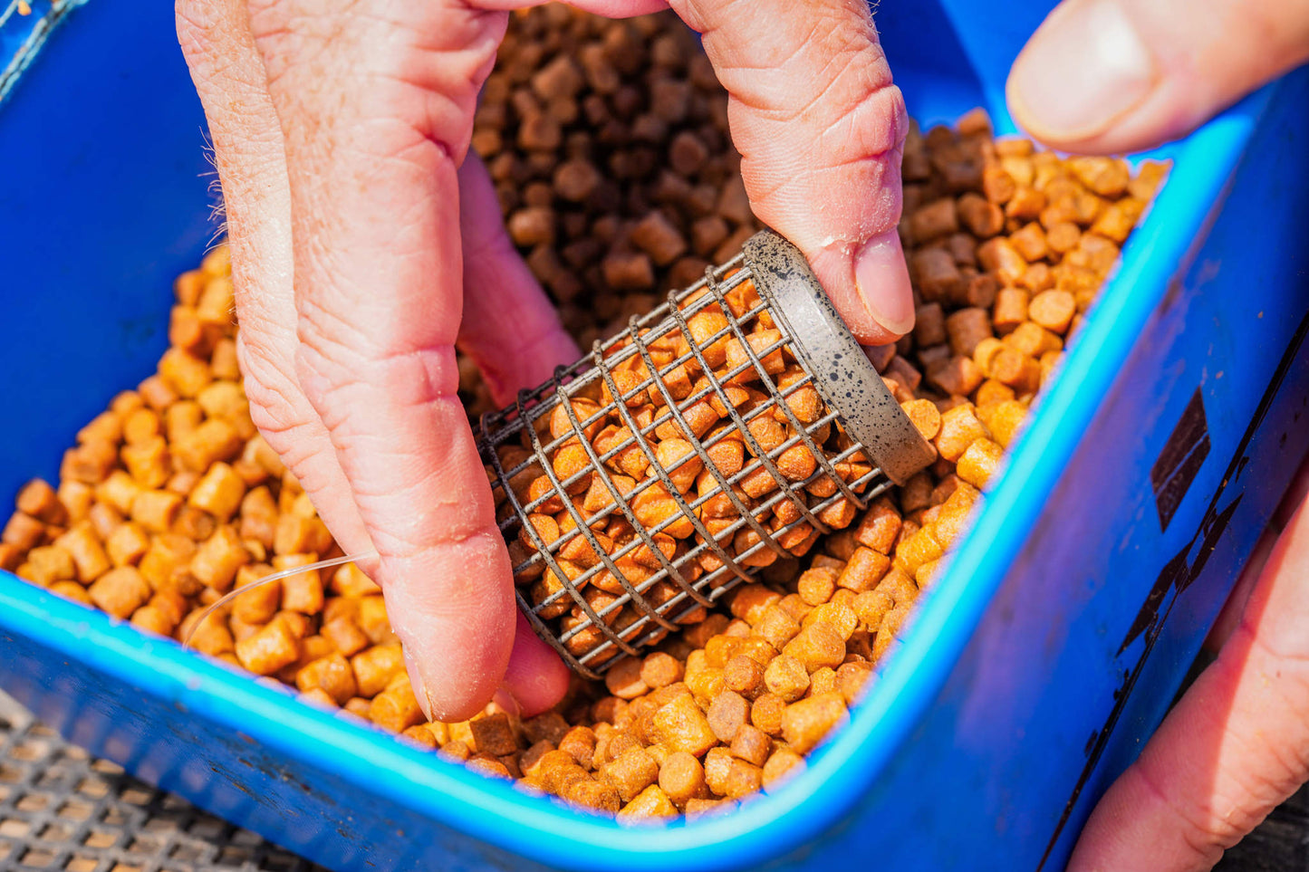 Wire Bait Up Feeder