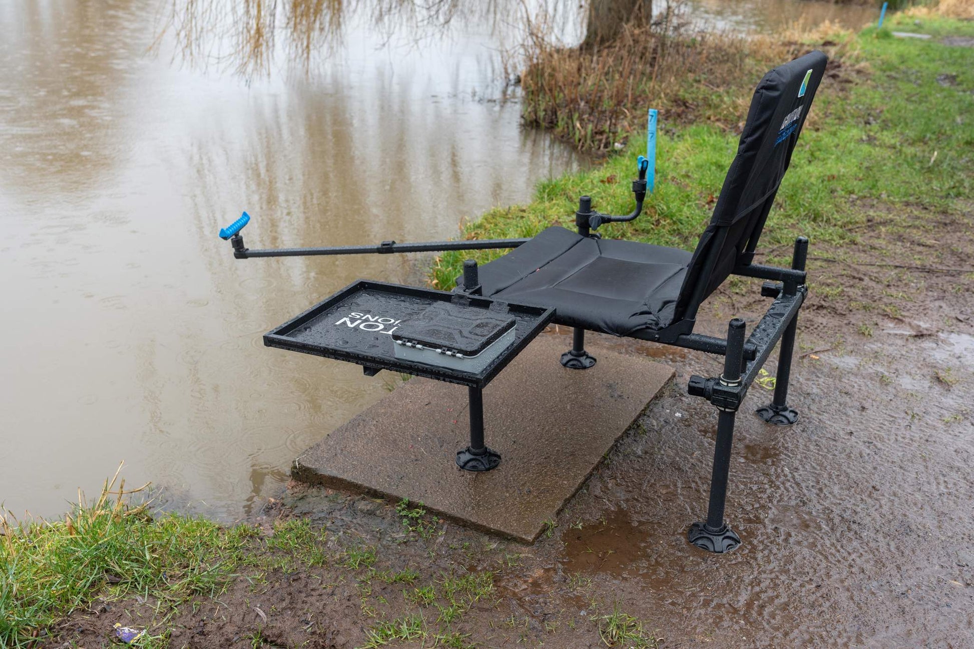 Ignition Feeder Chair Combo