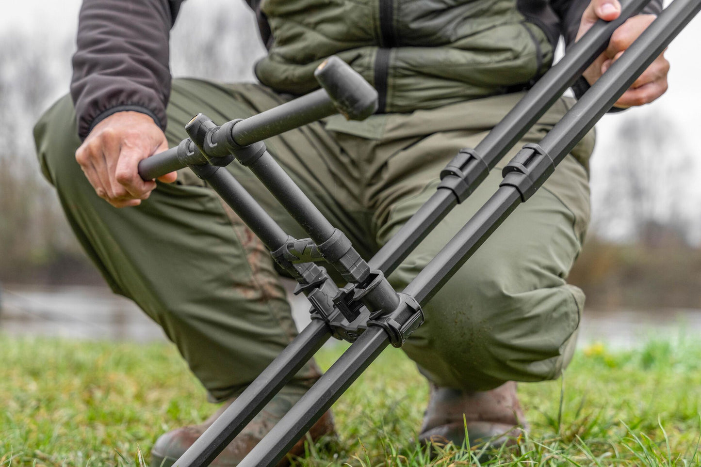 Deluxe River Tripod 3 Rod Wide