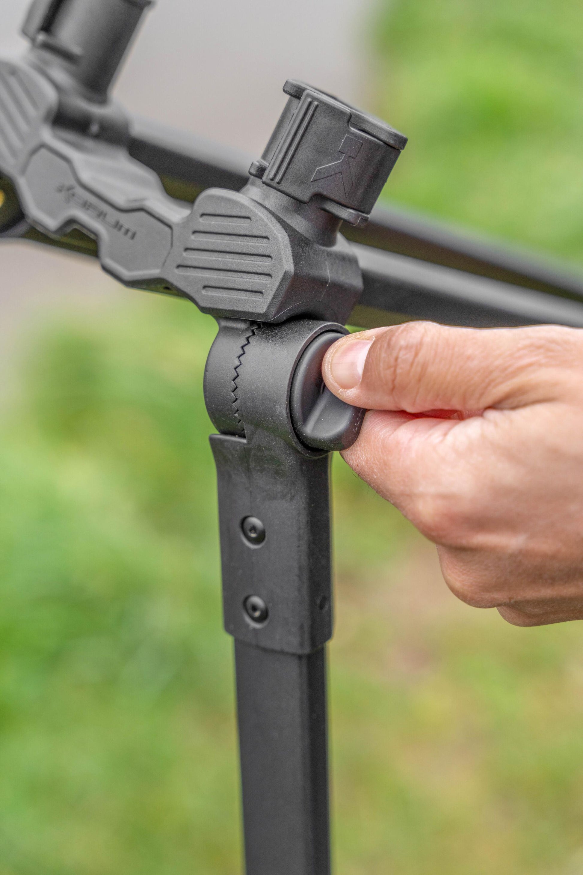 Deluxe River Tripod 3 Rod Wide