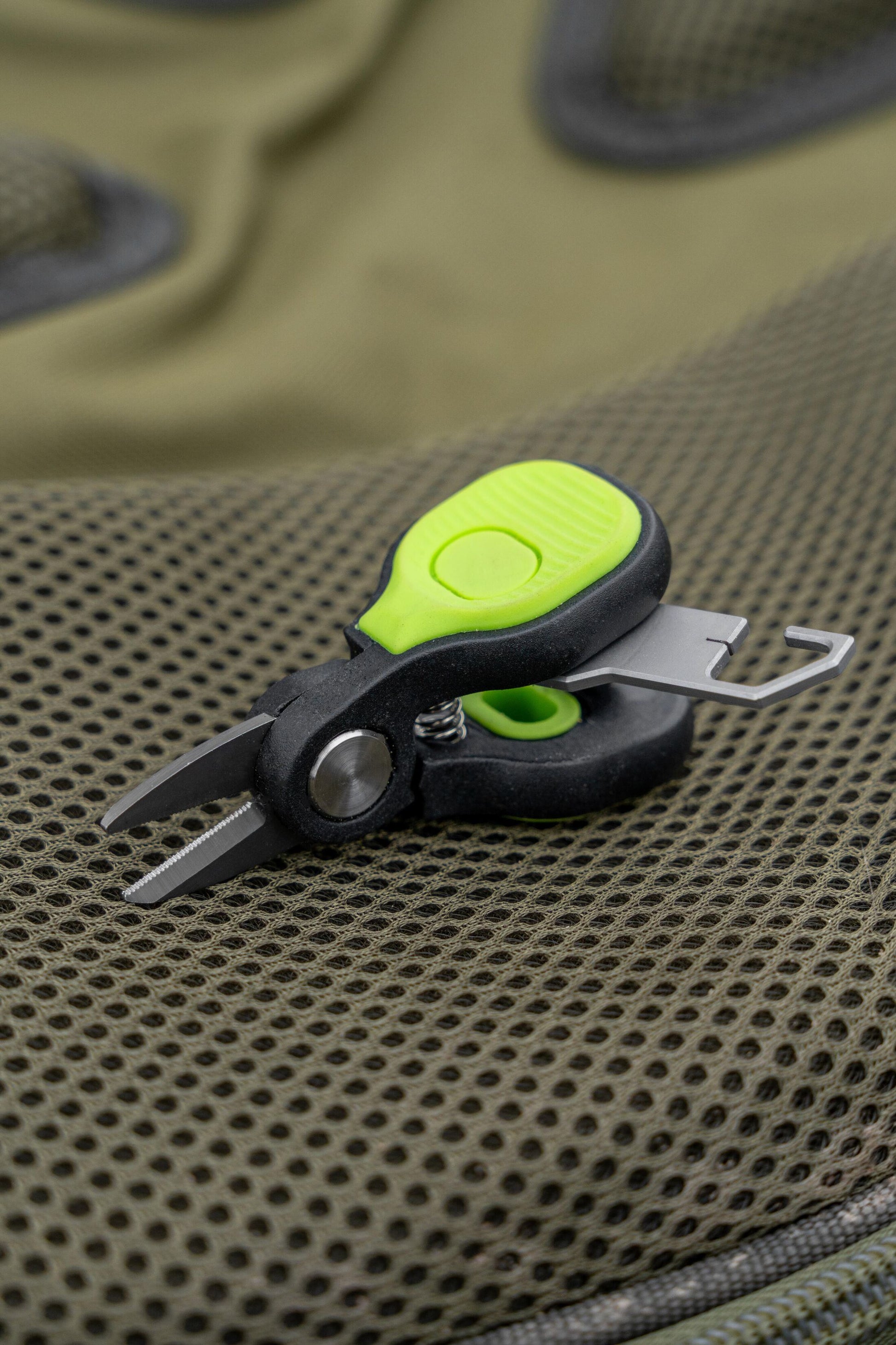 Macro Multi-Scissors