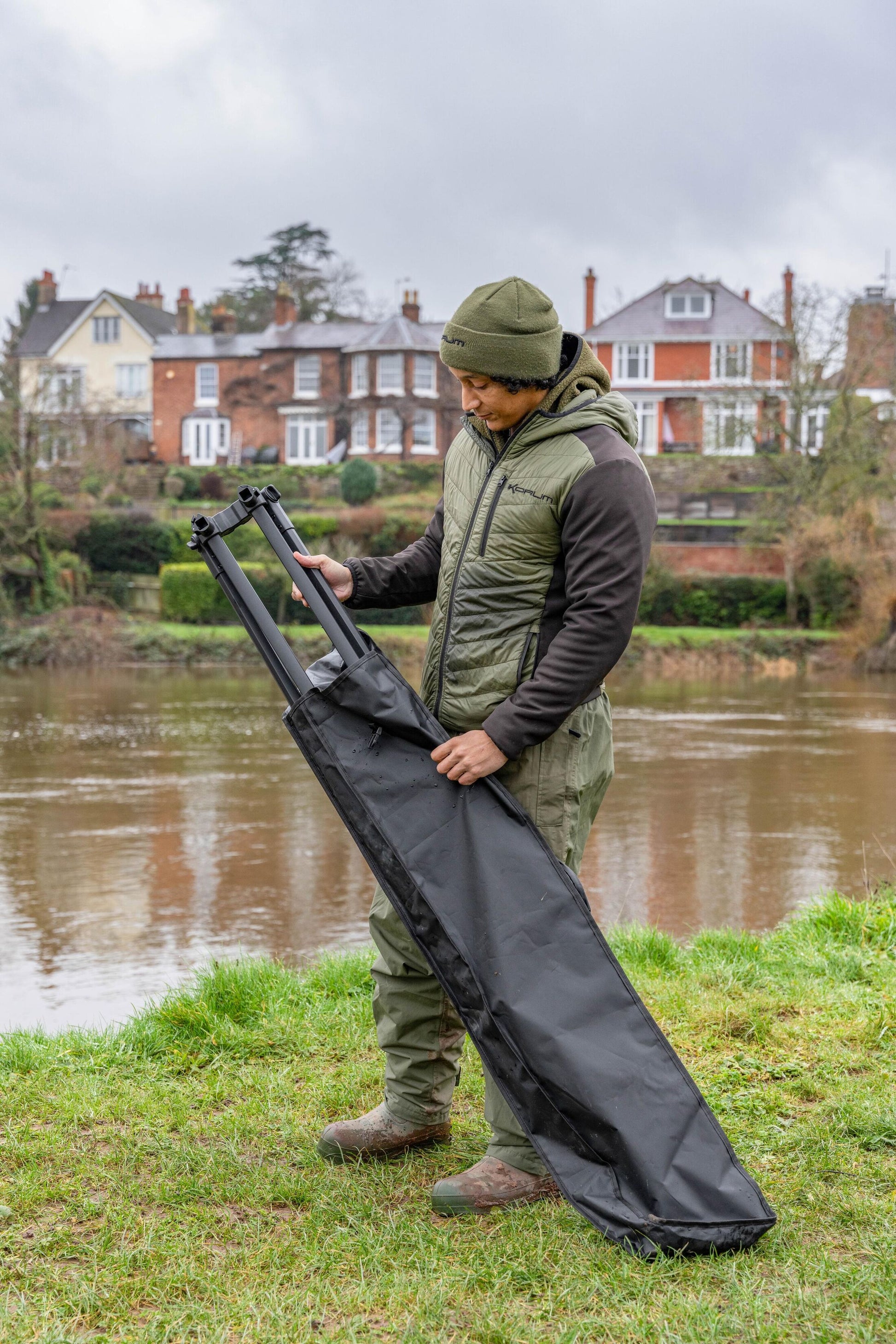 Deluxe River Tripod 3 Rod Wide