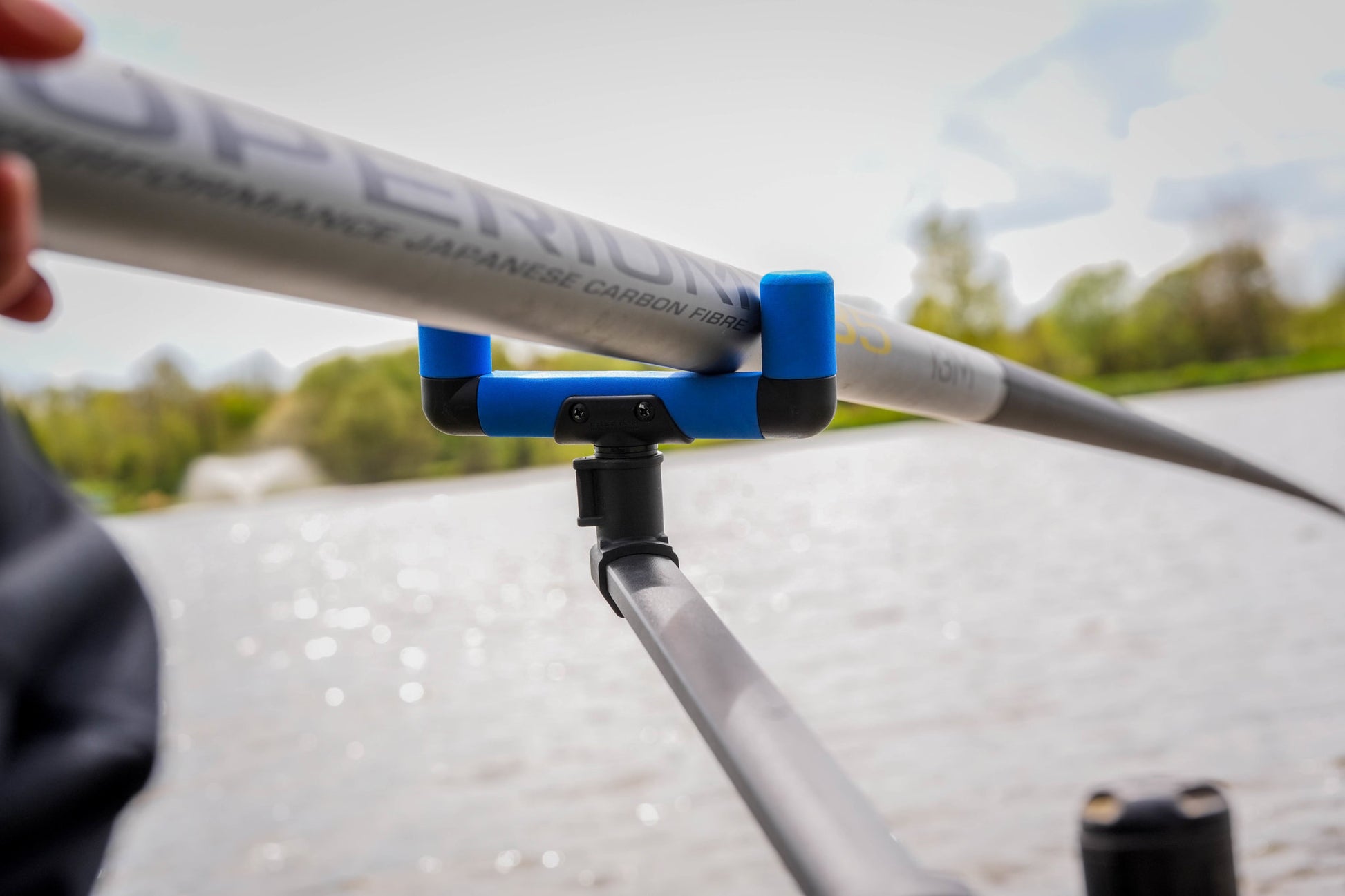 Offbox Pole Support System