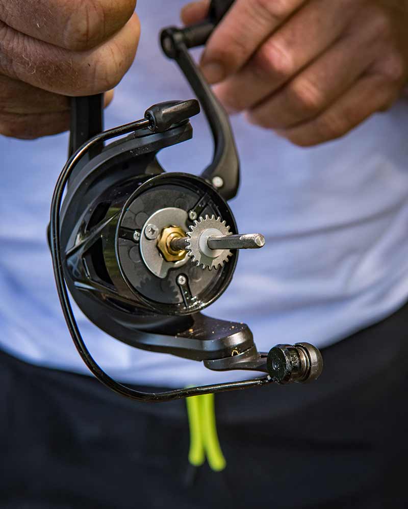 Aquos Ultra Reel 6000